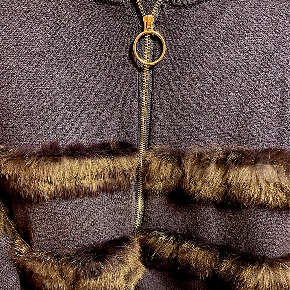 Zoya zip-up faux fur Navy sweater - Picture 2 of 3